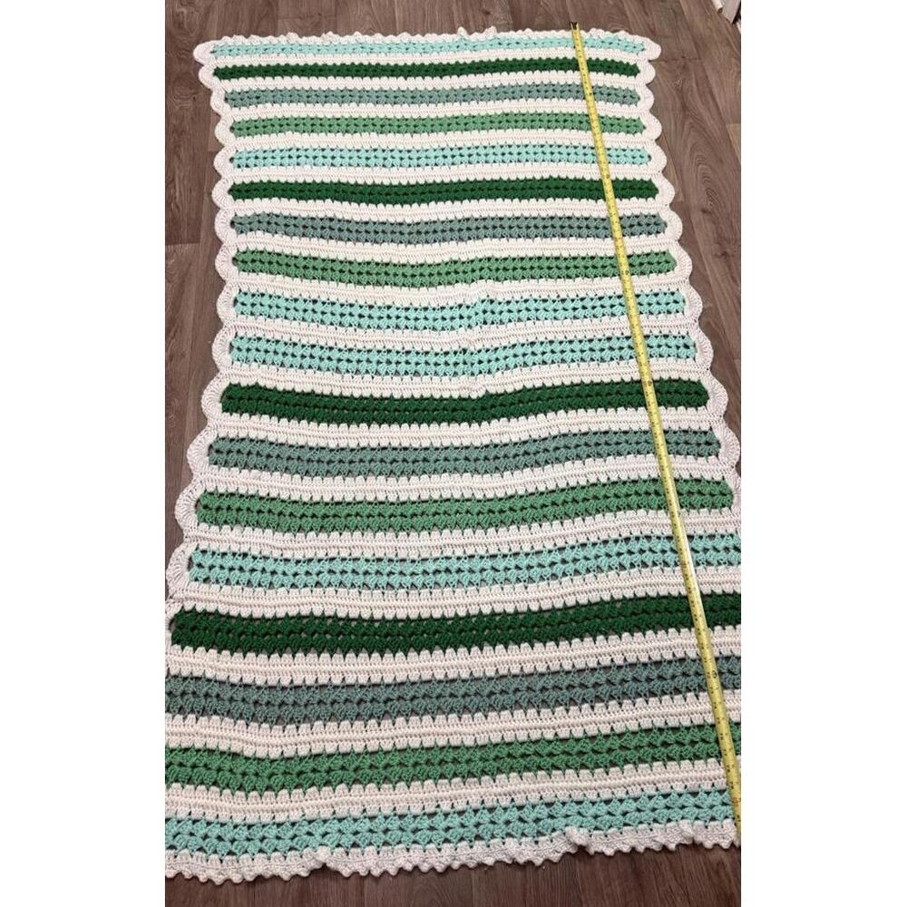 Vintage  Shades Of Green Crochet Knit Afghan Throw Grandma Handmade Approx 4’x7’ - Picture 3 of 6